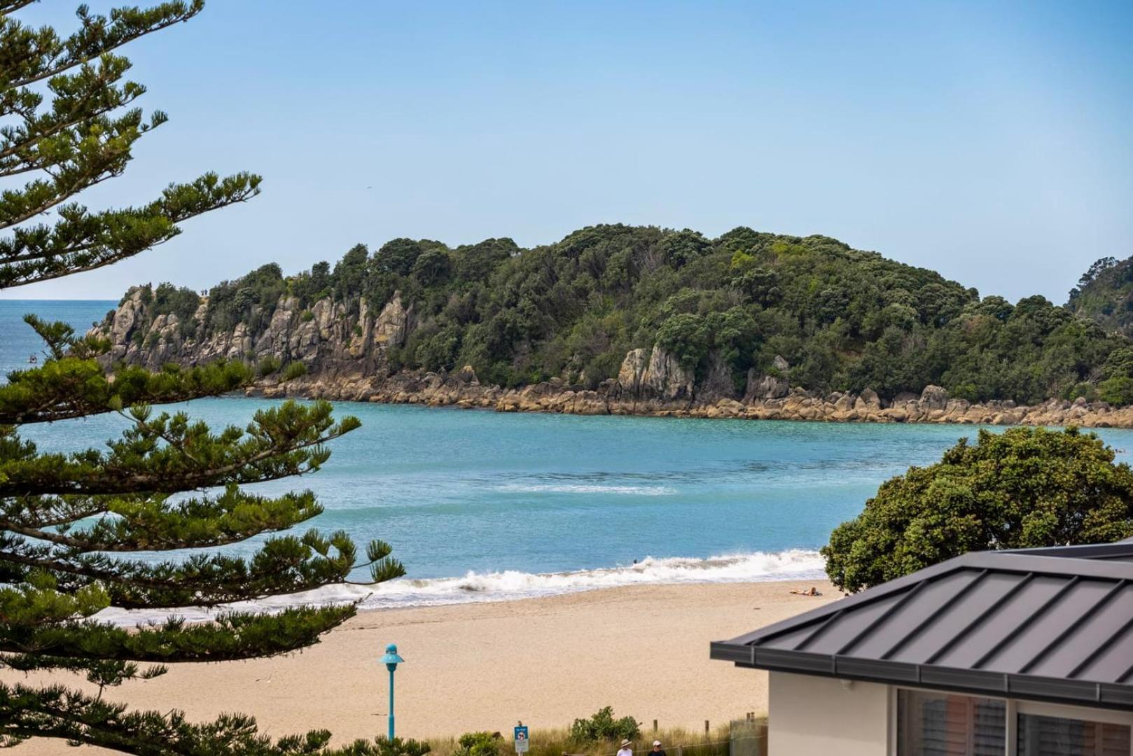 A Strand Of Paradise, Oceanside Views & Pool Mount Maunganui Ngoại thất bức ảnh