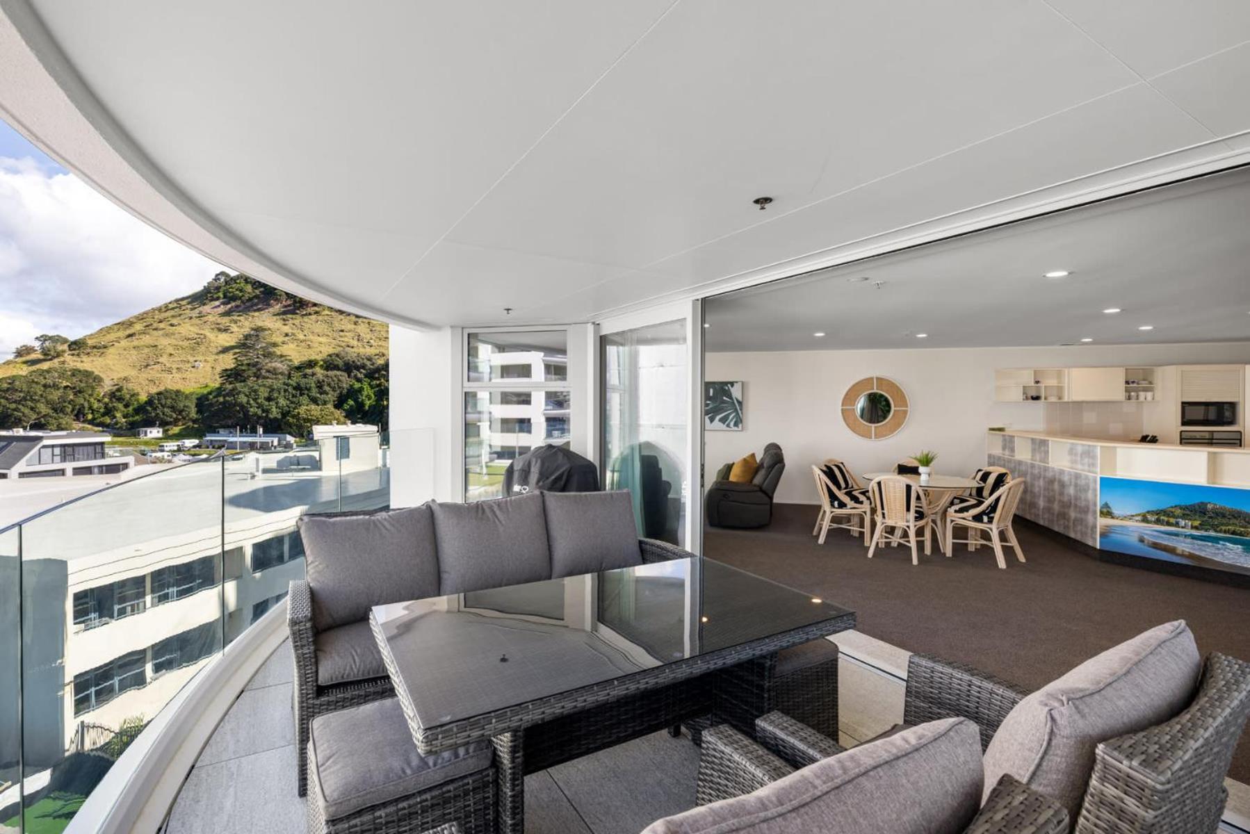 A Strand Of Paradise, Oceanside Views & Pool Mount Maunganui Ngoại thất bức ảnh